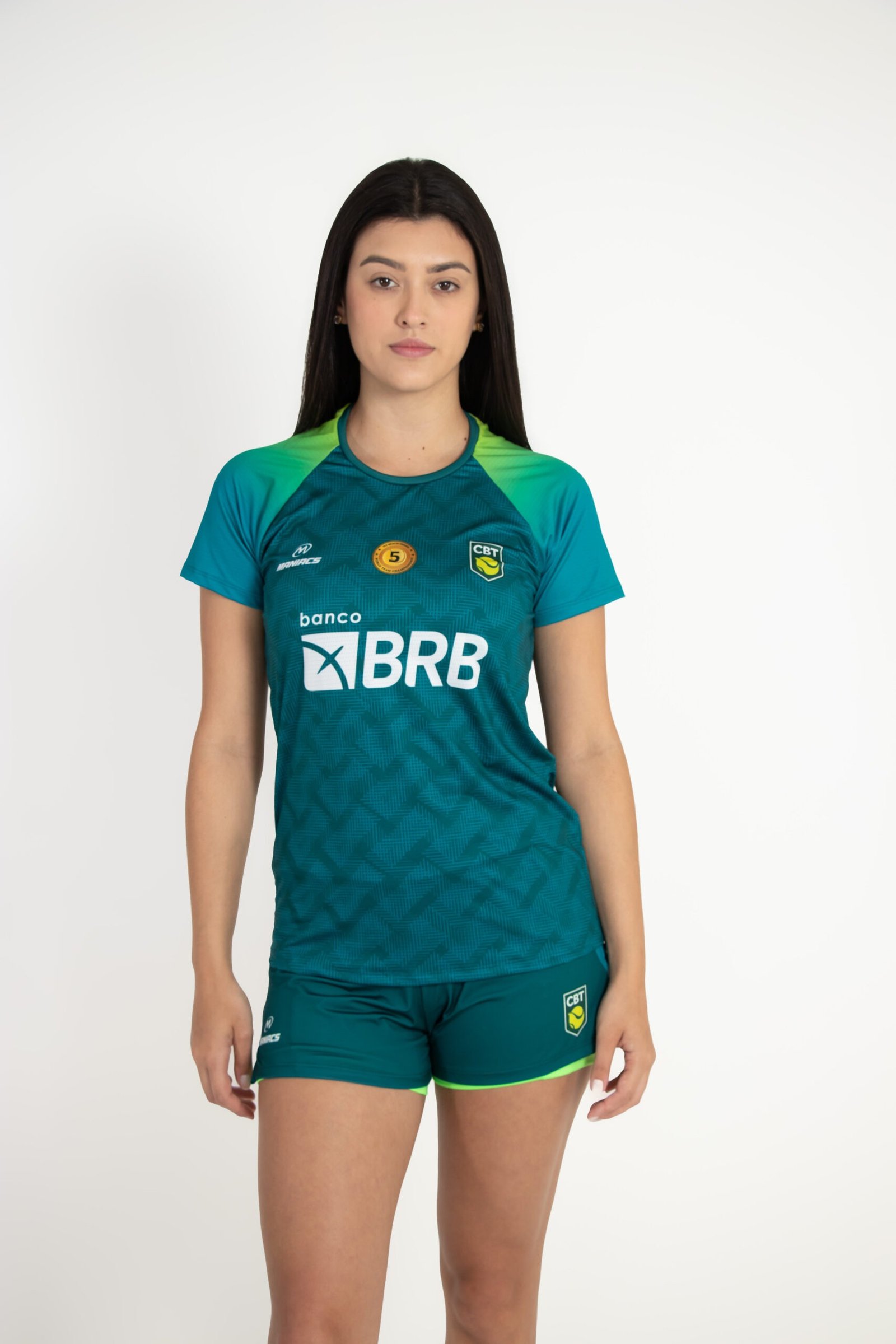 Short Feminino Maniacs Vibração da Selva Verde — vista oficial do modelo; demais peças não incluídas
